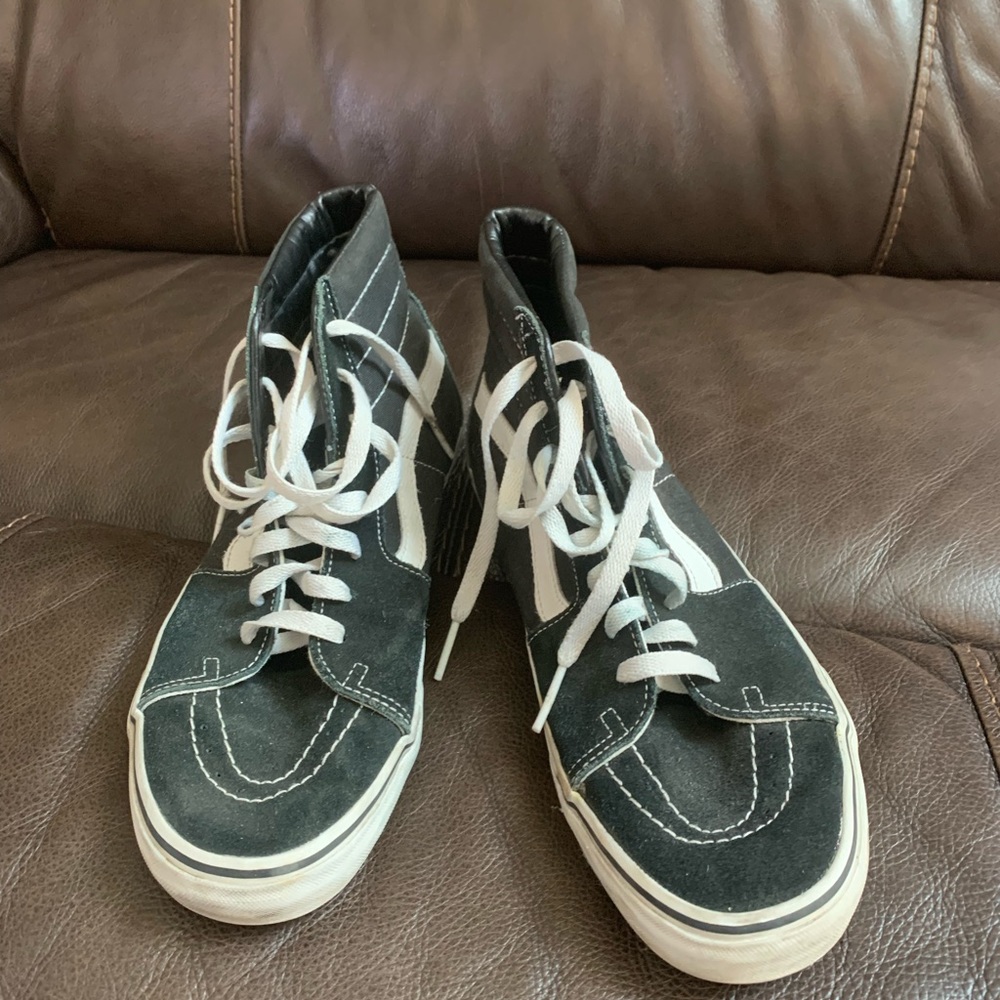 Men’s van black hightop shoes size 10.5
